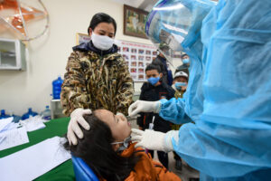 ベトナム 1,000人のハノイの小学生がCovid-19の検査を受ける