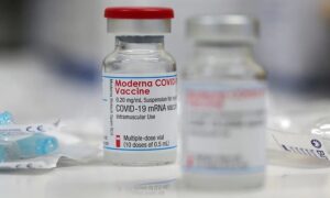 ベトナム 3回目のワクチンをモデルナの半分の投与量を承認